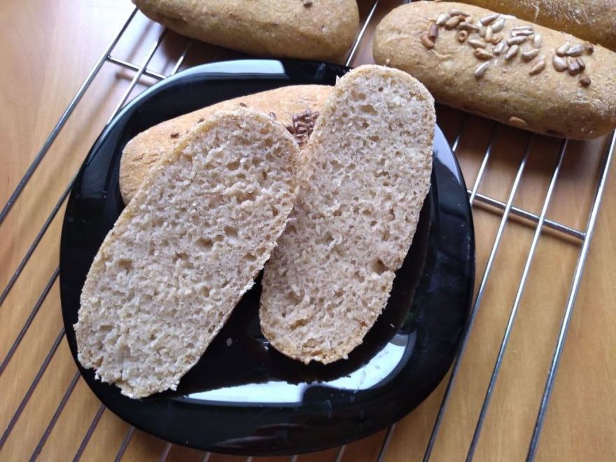 Bezlepkové tmavé kváskové bagety bez rozkvasu