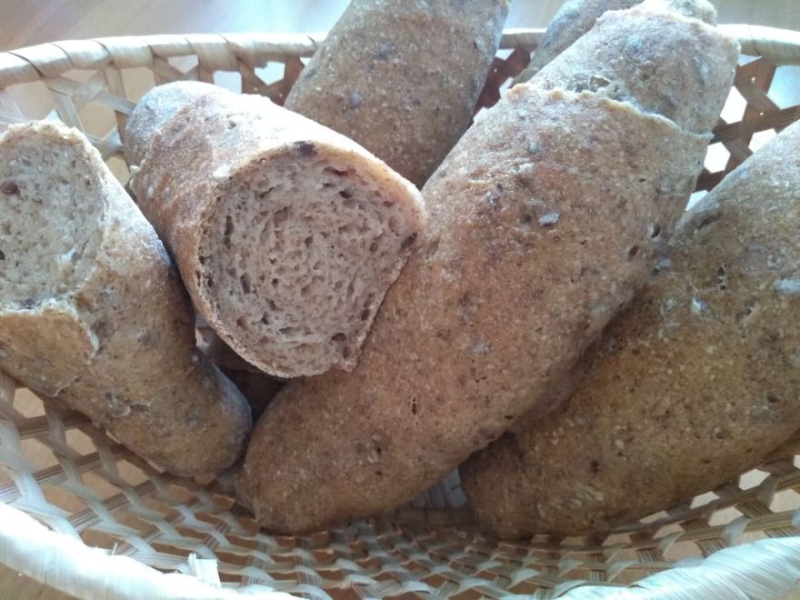 Bezlepkové kváskové tmavé rožky