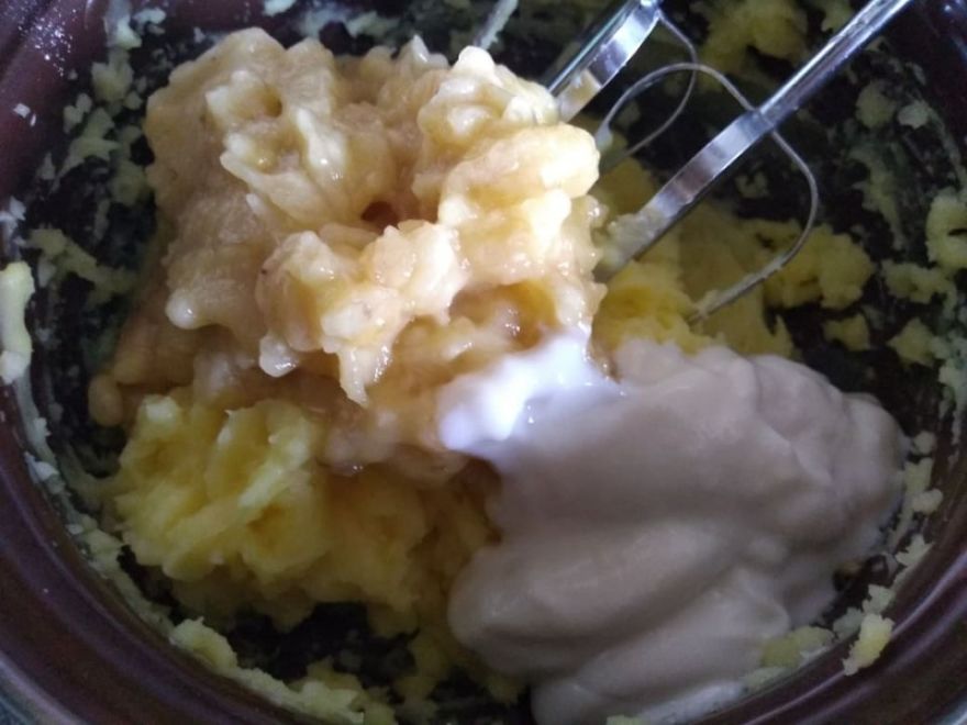 Bezlepkové šneci s pudinkem a banánem