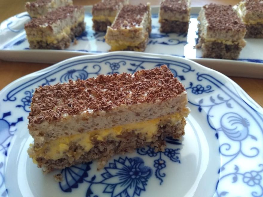 Bezlepkové žloutkové řezy s krémem