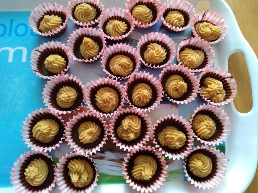 Cupcakes with peanut cream