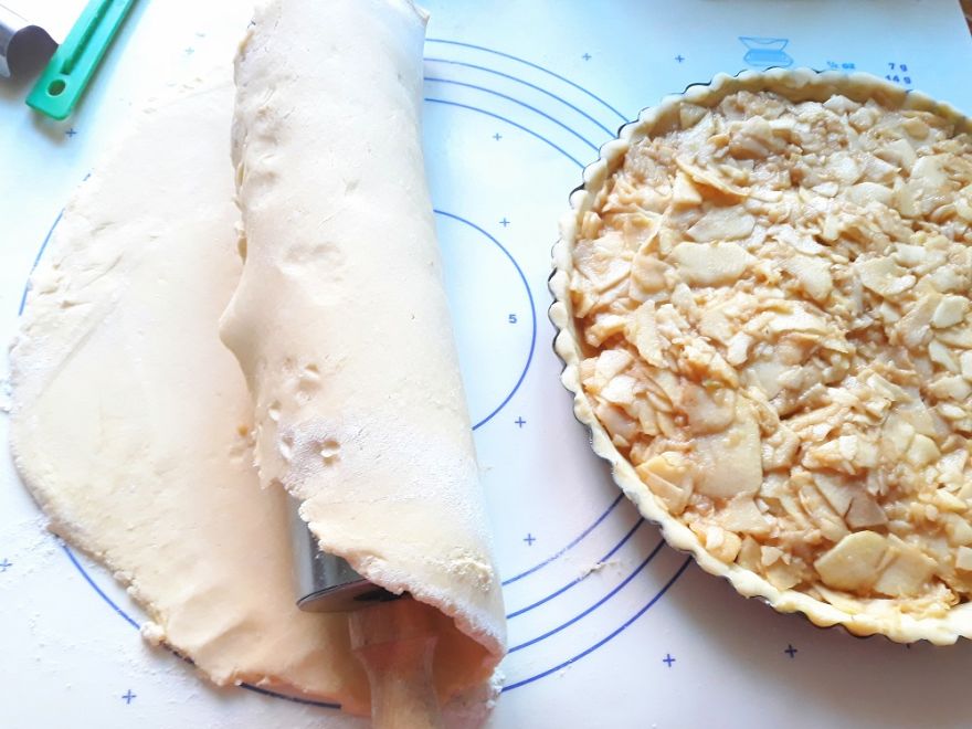 Bezlepkový jablečně - pudinkový zákusek