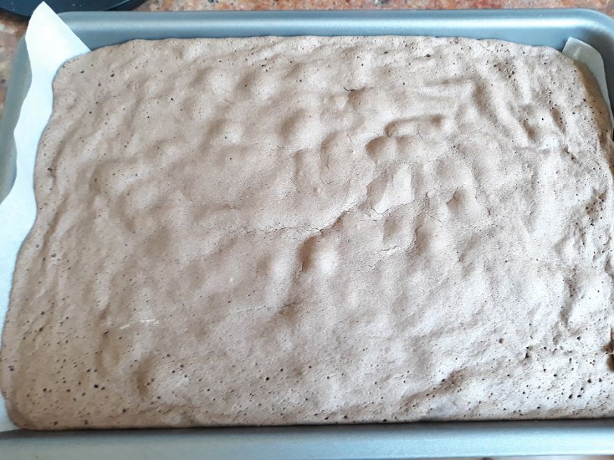 Bezlepkové čokoládové kocky s kúskami jahôd