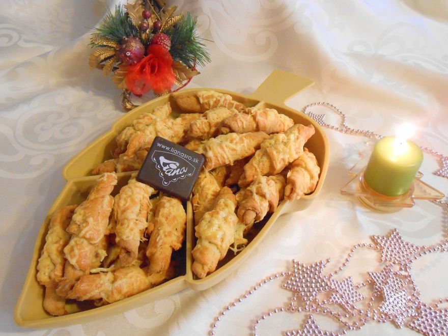 Gluténmentes sós sajtos csiga