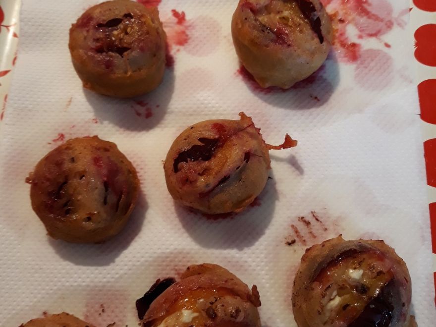 Švestky v bezlepkovém skořicovém těstě