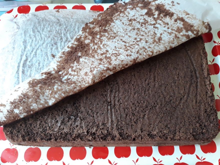 Bezlepkové čokoládové kocky s kúskami jahôd