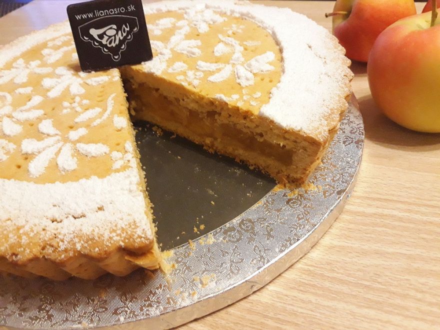 Bezlepkový jablečně - pudinkový zákusek