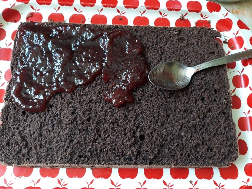 Bezlepkové čokoládové kocky s kúskami jahôd