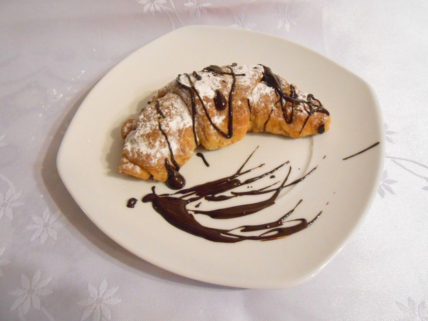 Bezlepkové orechové rožky