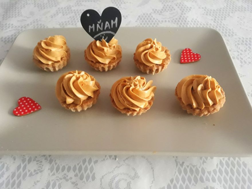 Bezlepkové karamelové košíčky