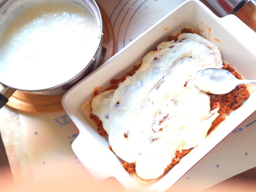 Gluten-free lasagna with ground beef and béchamel