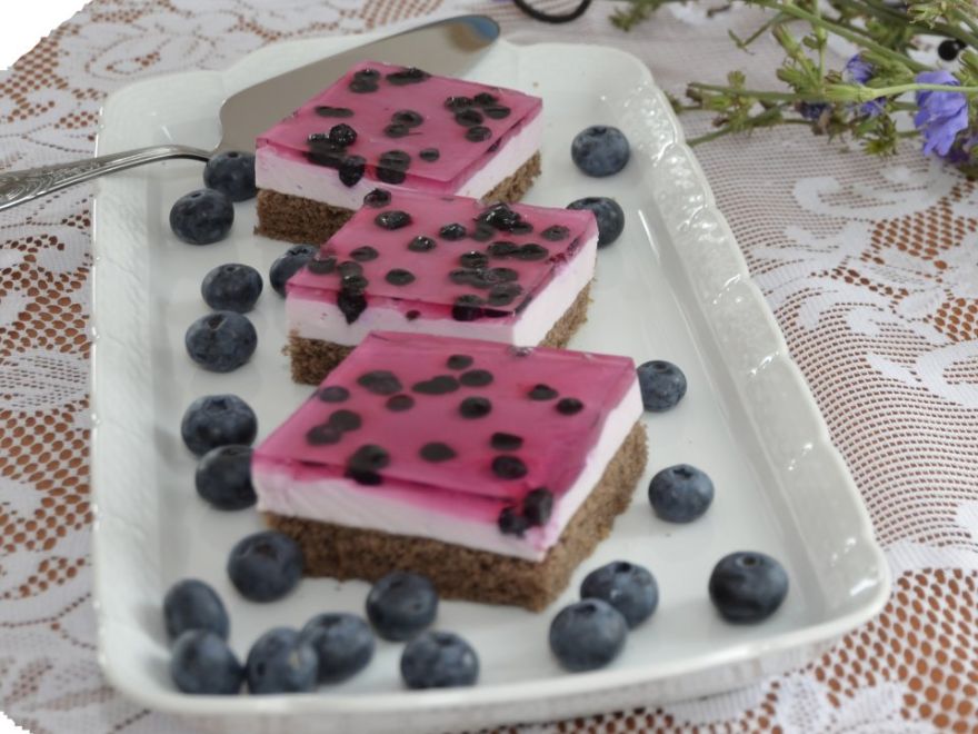 Borůvkový zákusek