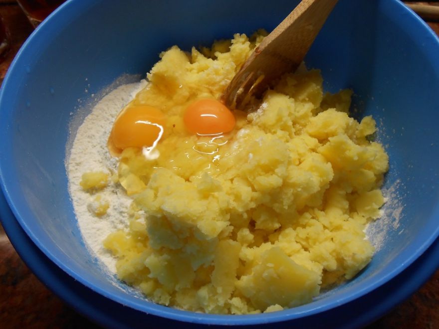 Bezlepkové guľky s údeným mäsom