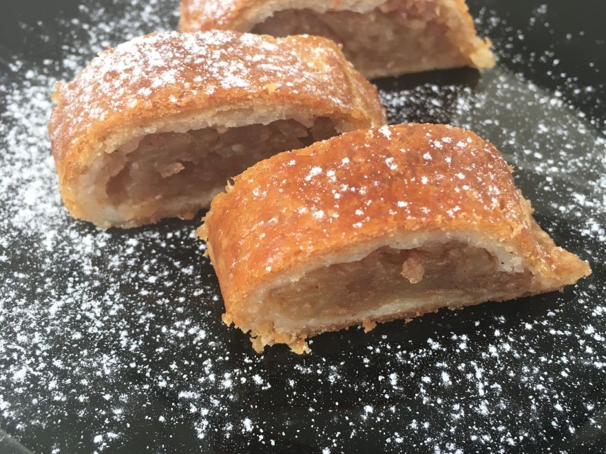 Bezlepková štrúdľa jablková  z lístkovo-pľundrového cesta