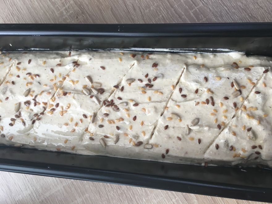 Glutenfreies Sauerteig-Schwarzbrot aus der Form