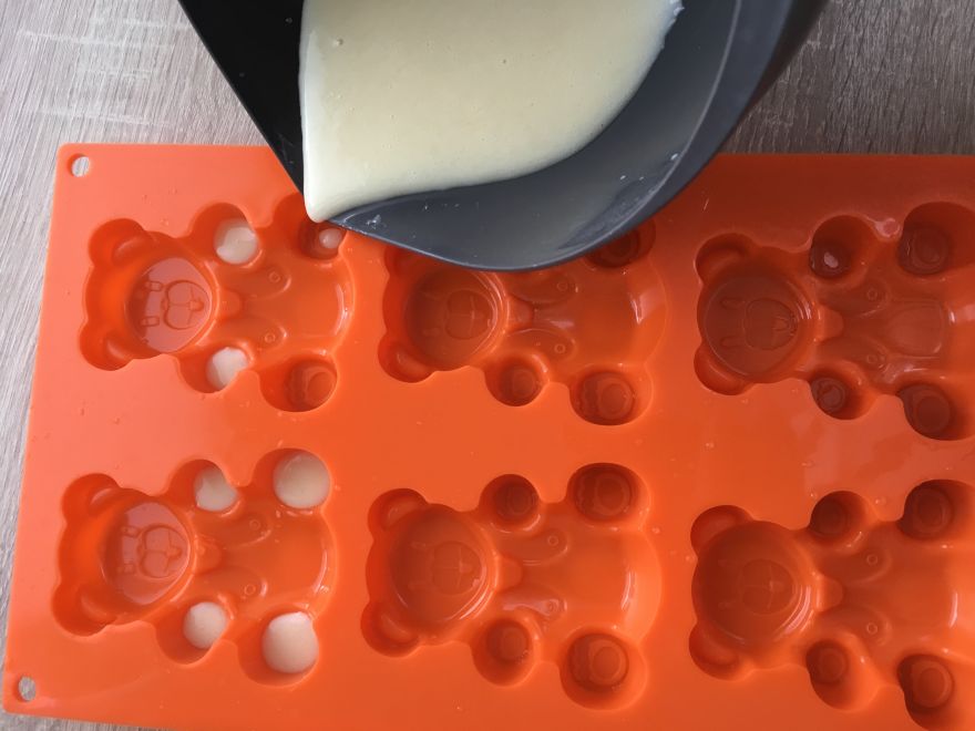 Bezlepkoví medvídci