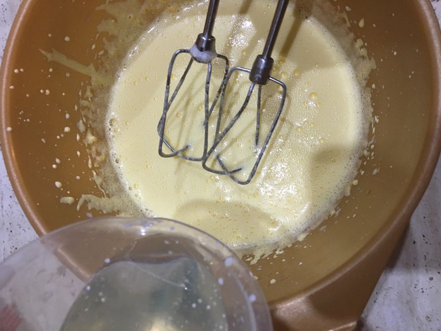 Bezlepkový pudinkový zákusek se Zlatým krémem