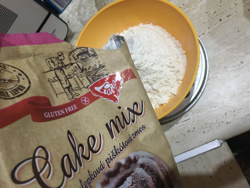 Bezlepkový pudinkový zákusek se Zlatým krémem