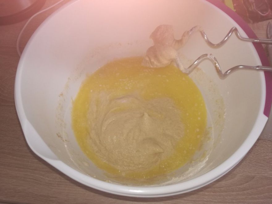 Bezlepková dvoubarevná vánočka ve formě