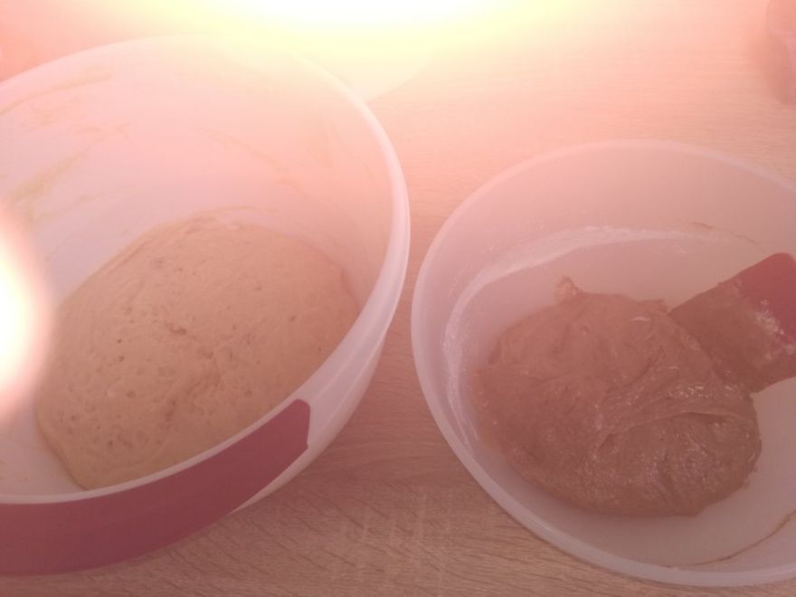 Bezlepková dvoubarevná vánočka ve formě