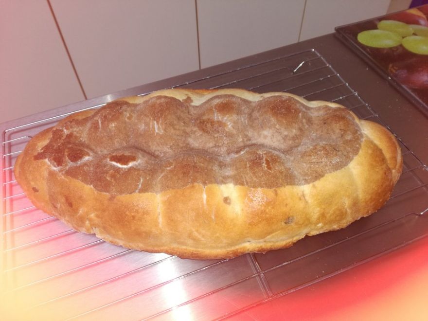 Bezlepková dvoubarevná vánočka ve formě