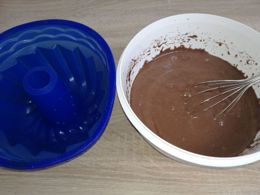 Bezlepková bábovka s kokosovými guličkami