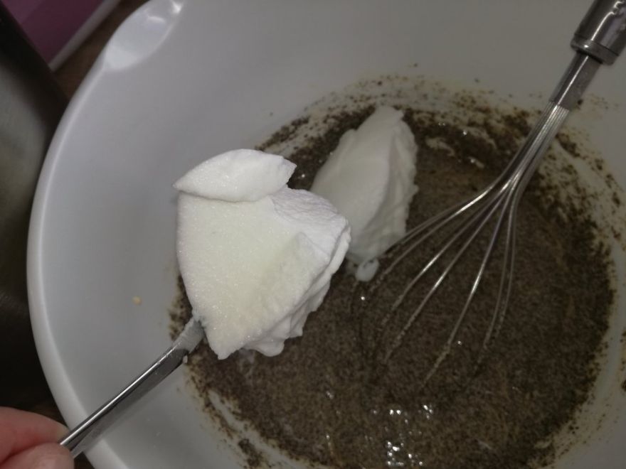 Flourless poppy seed cake