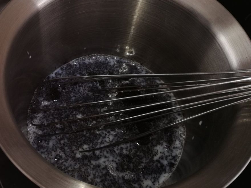 Flourless poppy seed cake