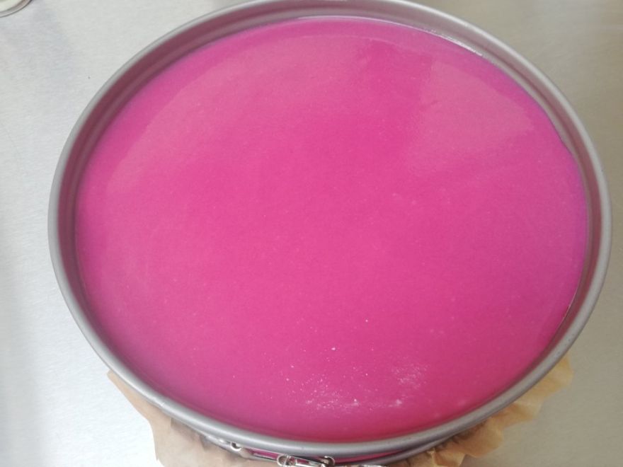 Bezlepkový višňový cheesecake