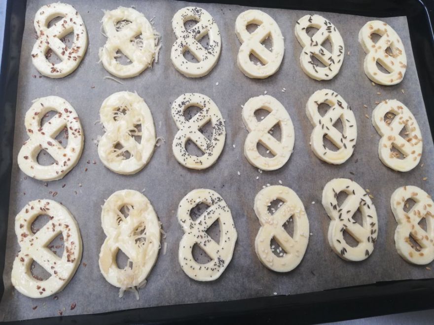 Gluten-free pretzels
