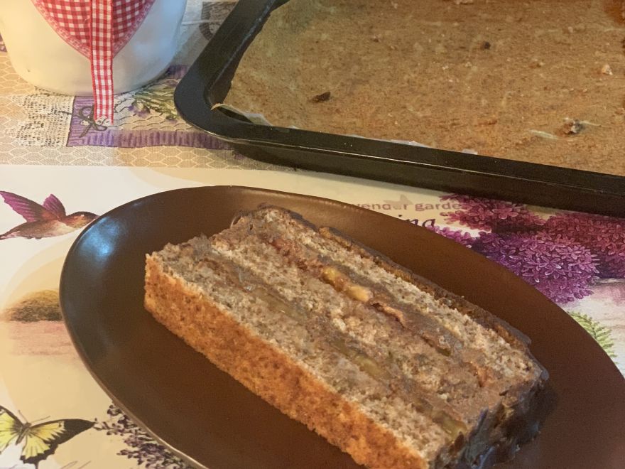 Gluten-free nut dessert with cocoa filling