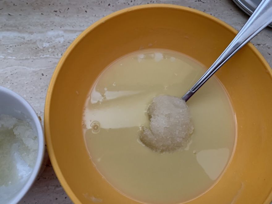 Čokoládová pěna s mirror polevou