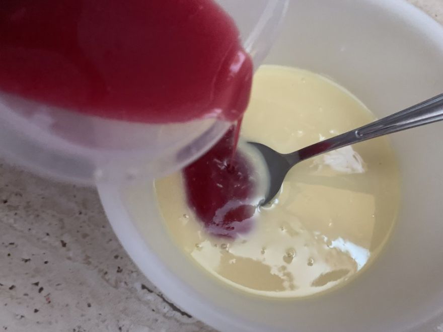 Čokoládová pěna s mirror polevou