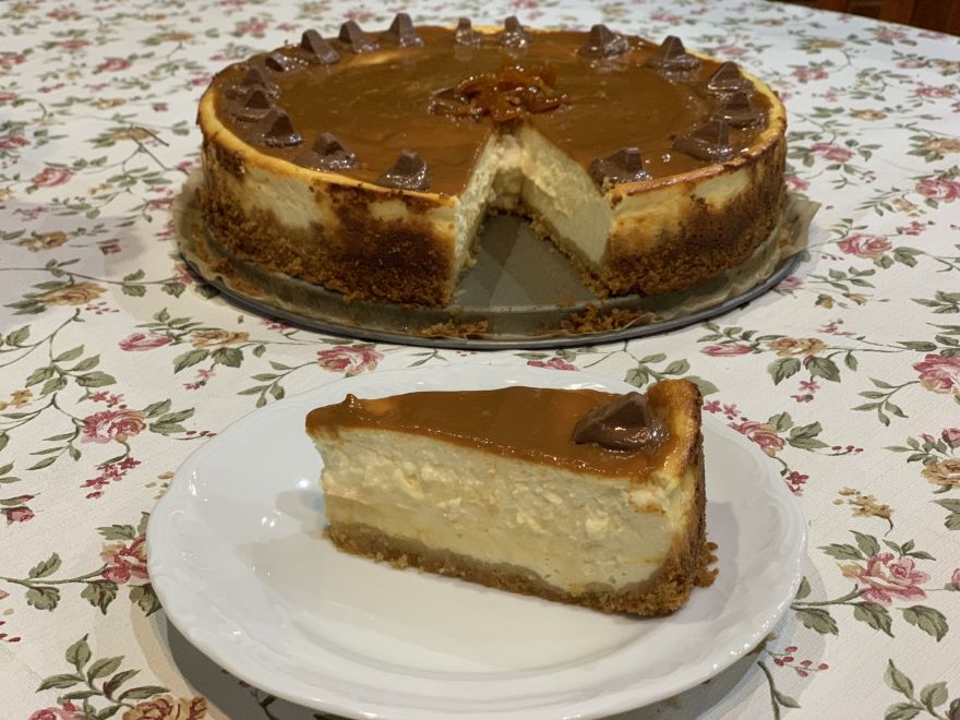 Cheesecake with salted caramel
