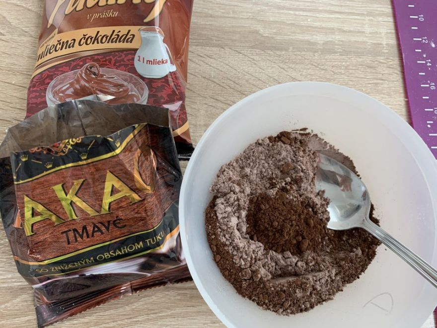 Bezlepkový kakaový závin