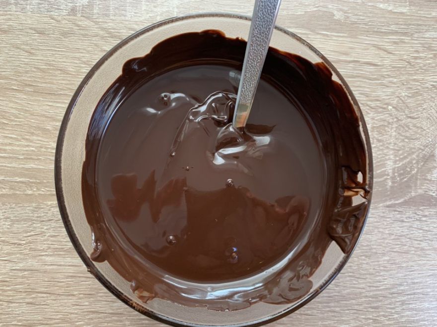 Three-color chocolate cheesecake