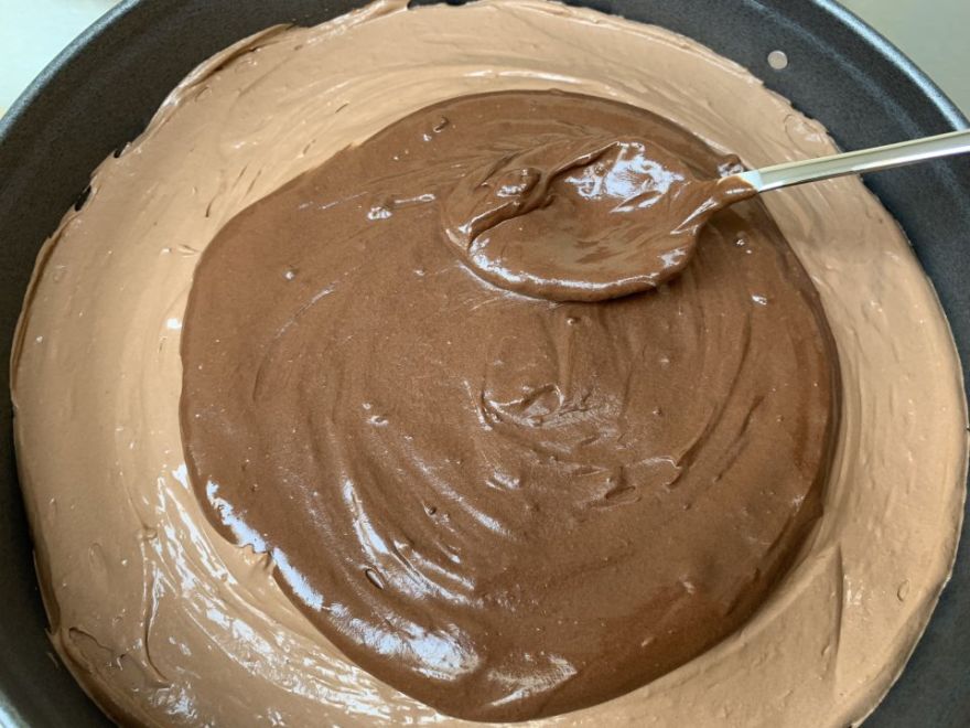 Three-color chocolate cheesecake