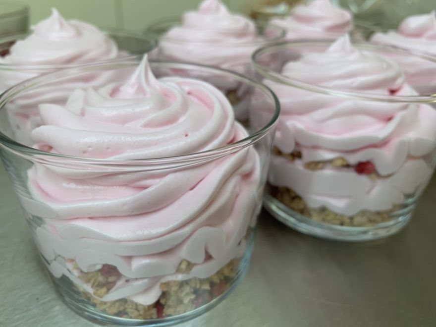 Strawberry mousse with muesli