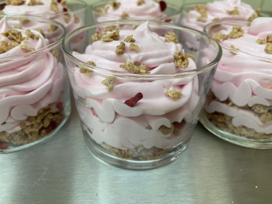 Strawberry mousse with muesli
