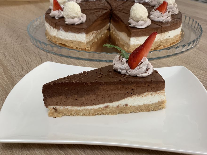 Three-color chocolate cheesecake