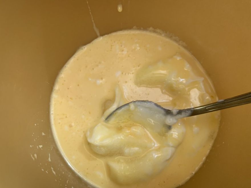 Yogurt cake with cottage cheese and fruit