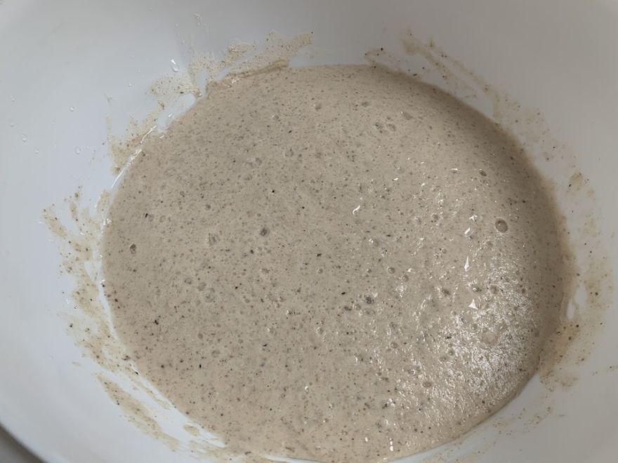 Bezlepkový kváskový chléb ve formě