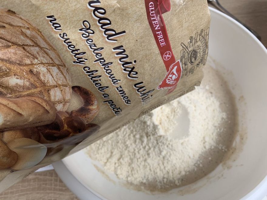 Bezlepkový kváskový chléb ve formě