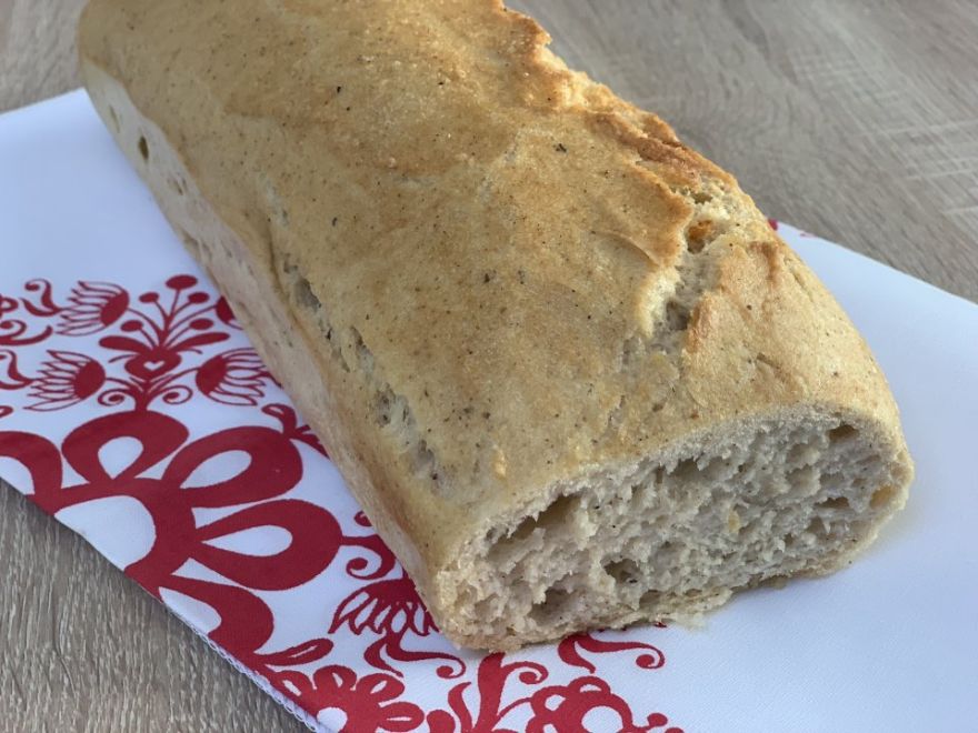 Bezlepkový kváskový chléb ve formě