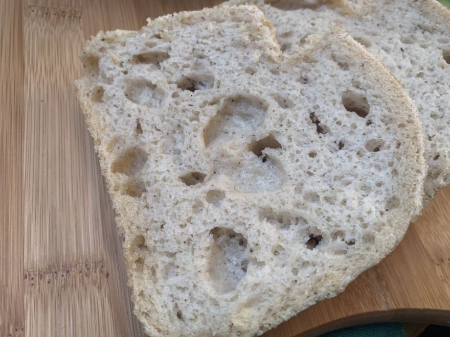 Bezlepkový kváskový chléb ve formě