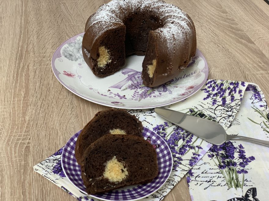 Bezlepková bábovka s kokosovými guličkami