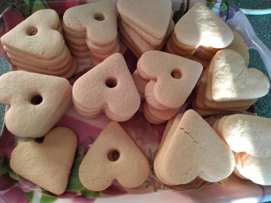 Gluten-free raspberry hearts