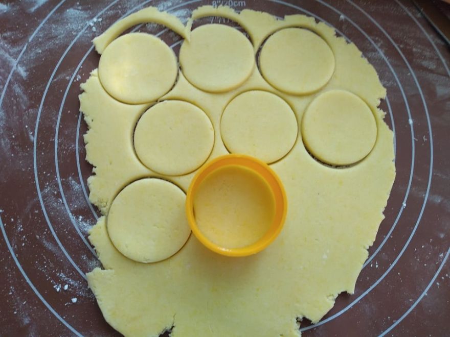 Glutenfreie Honigräder mit Sahne