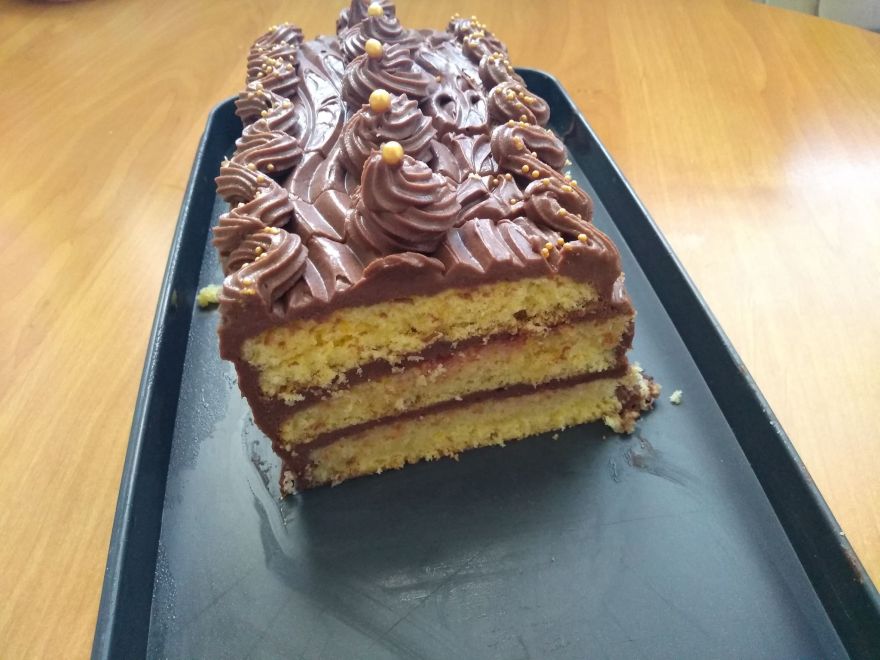 Gluten-free and dairy-free chocolate cut