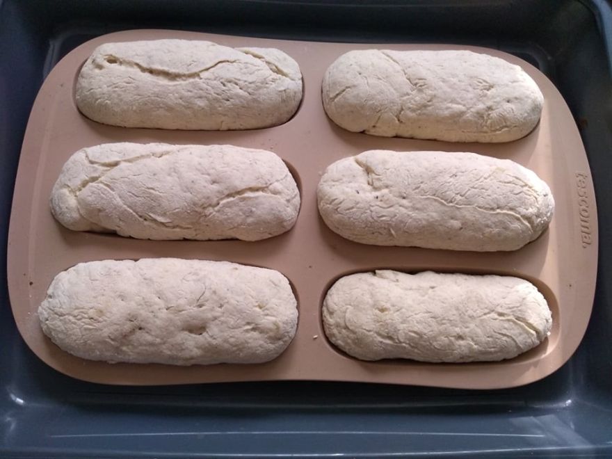 Gluten-free baguettes with onion